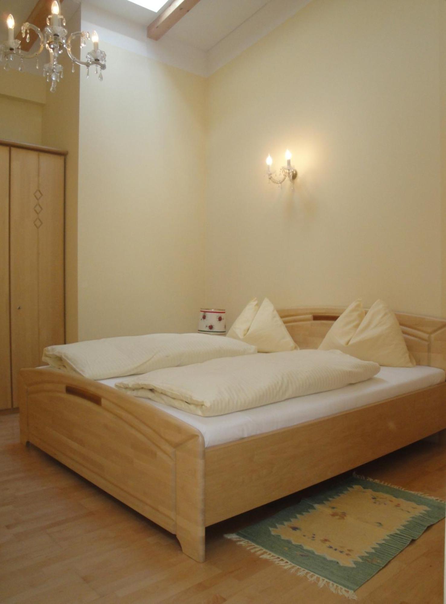 Pension & Appartement Steinwender Бад Кляйнкирххайм Экстерьер фото