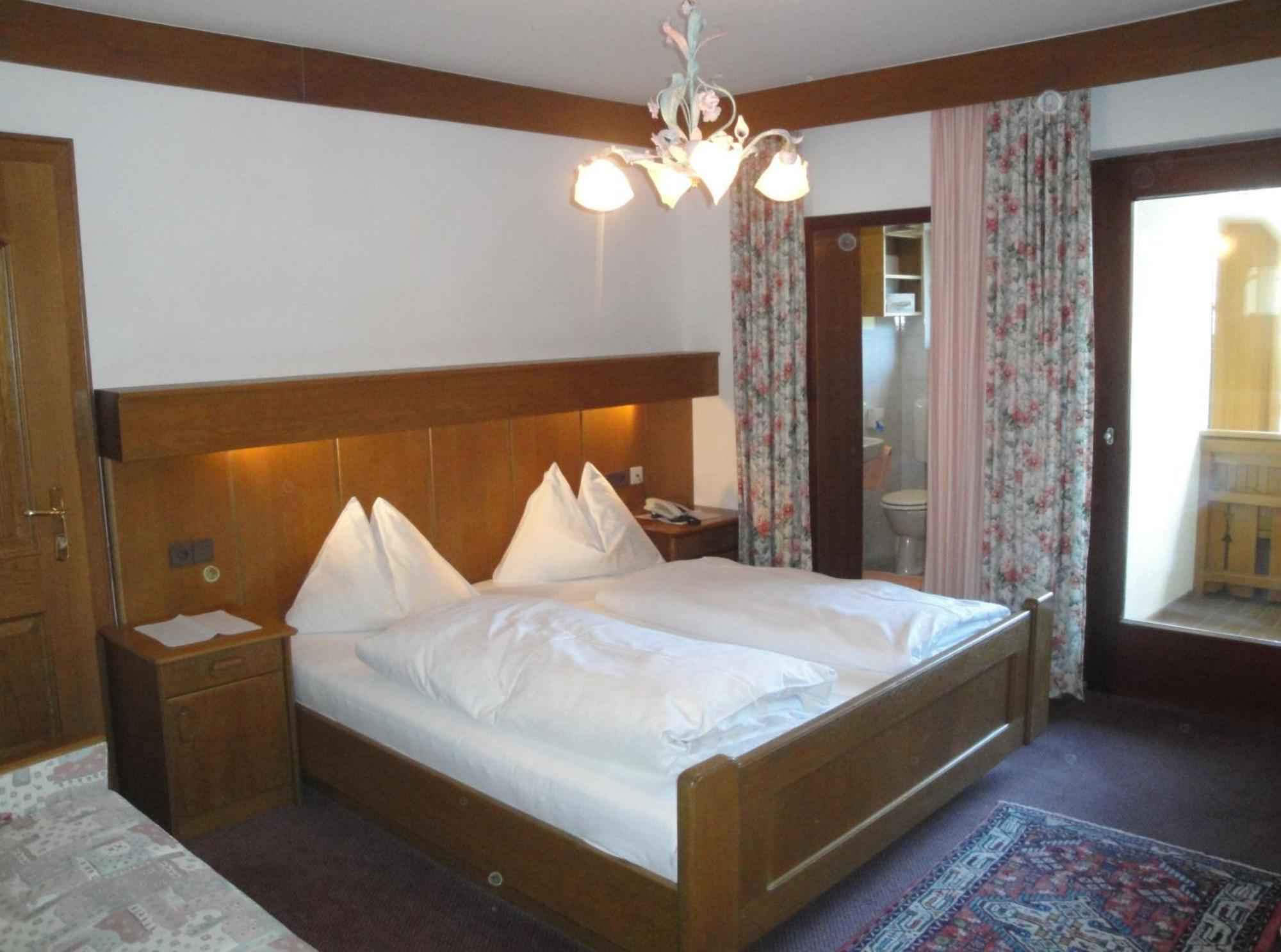 Pension & Appartement Steinwender Бад Кляйнкирххайм Экстерьер фото