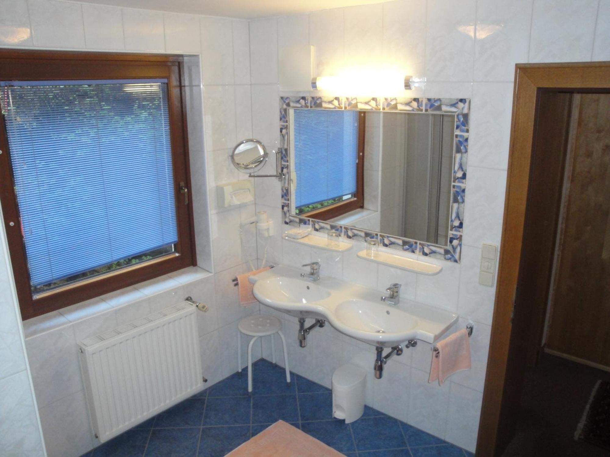 Pension & Appartement Steinwender Бад Кляйнкирххайм Экстерьер фото