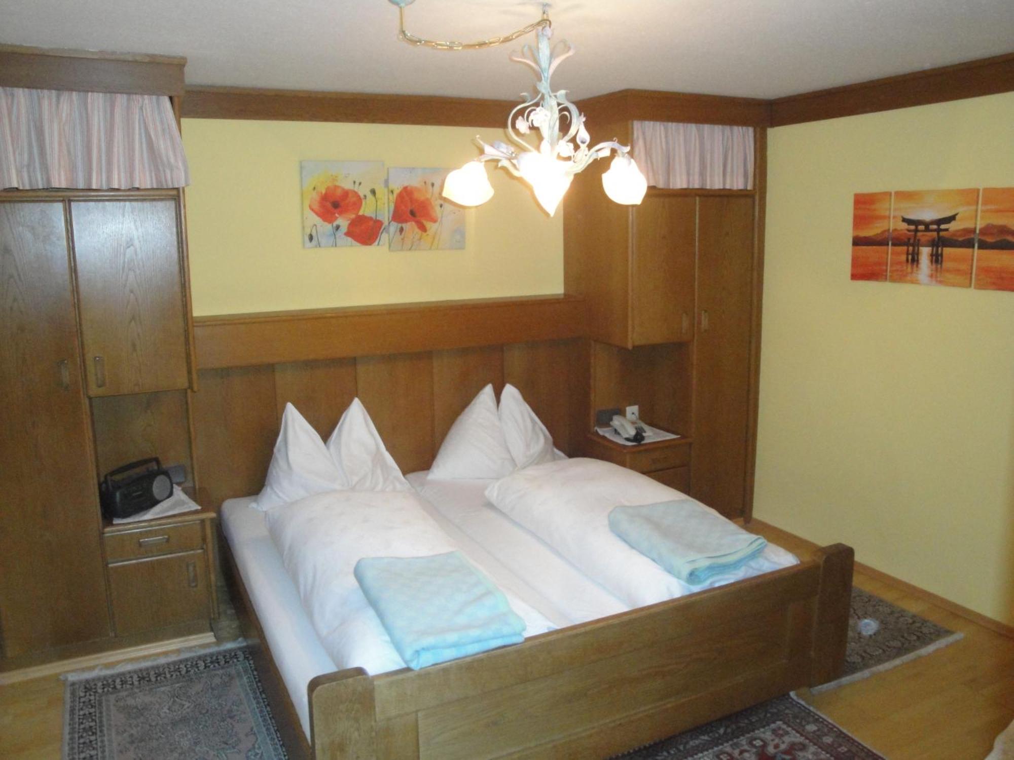 Pension & Appartement Steinwender Бад Кляйнкирххайм Экстерьер фото