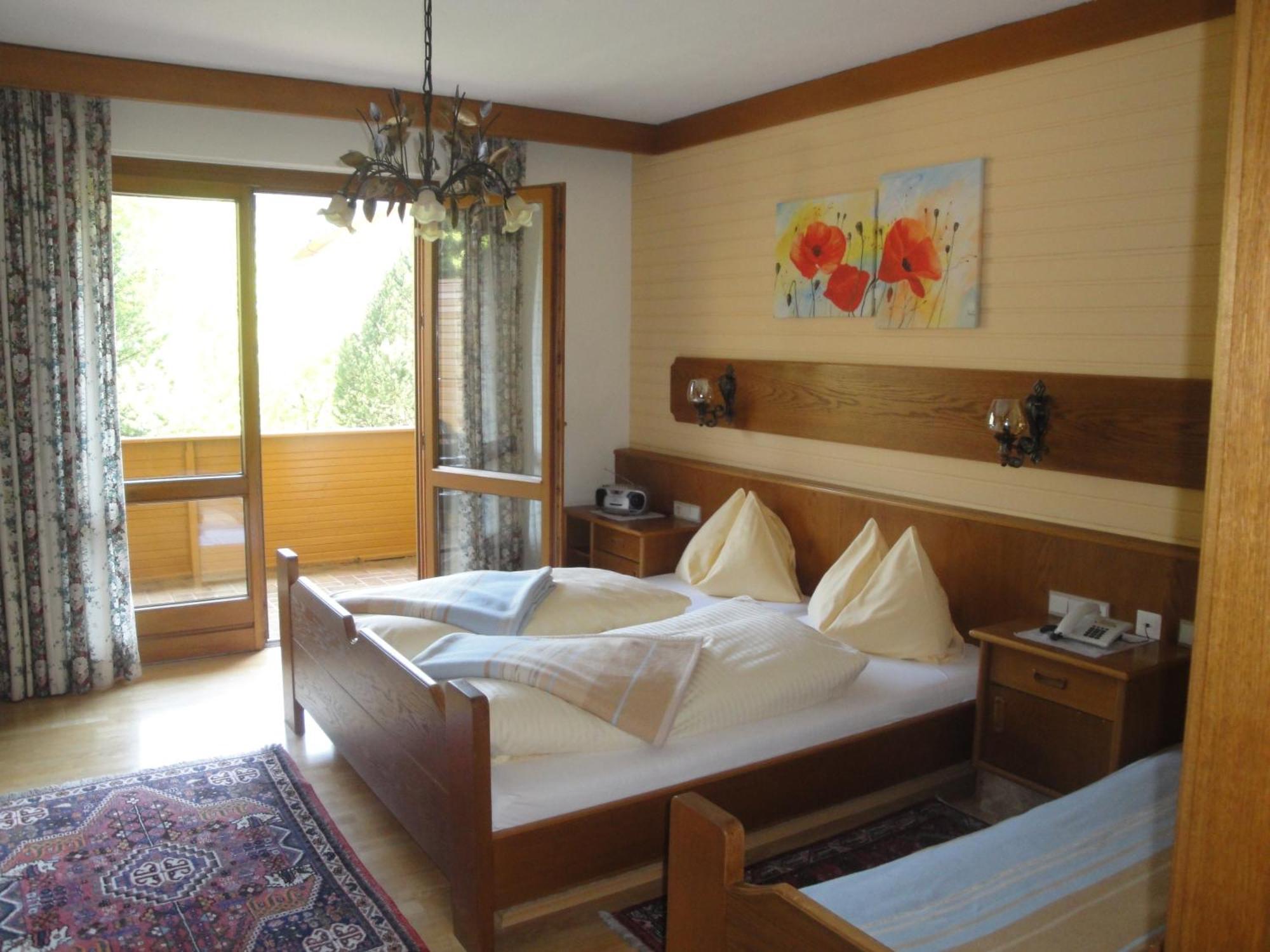 Pension & Appartement Steinwender Бад Кляйнкирххайм Экстерьер фото
