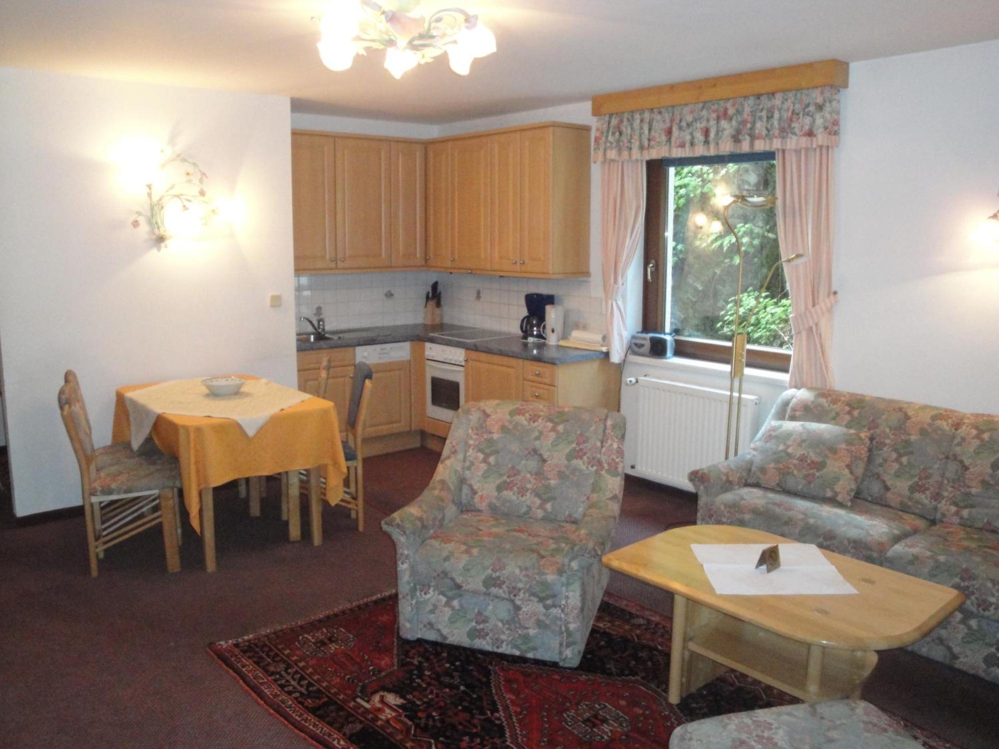 Pension & Appartement Steinwender Бад Кляйнкирххайм Экстерьер фото